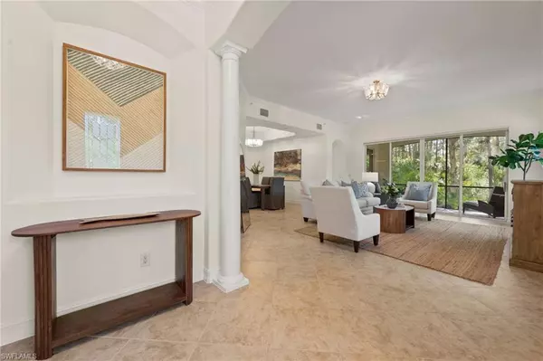 Naples, FL 34109,2886 Castillo CT #101