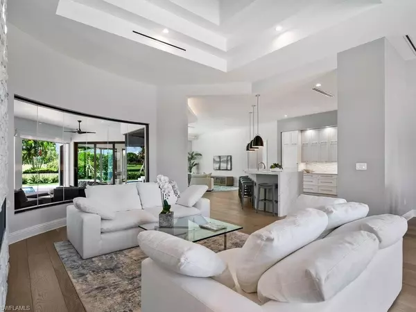 Naples, FL 34103,695 Wedge DR