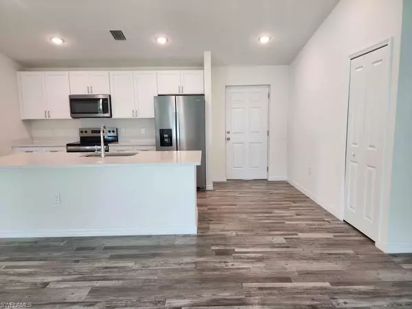 Cape Coral, FL 33993,1152 NW 1st PL