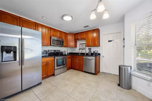 Naples, FL 34117,441 3rd ST SW