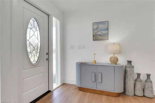 Sanibel, FL 33957,729 Sand Dollar DR
