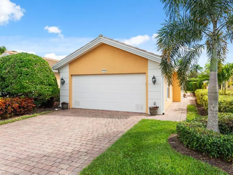 7520 Firenze LN, Naples, FL 34114