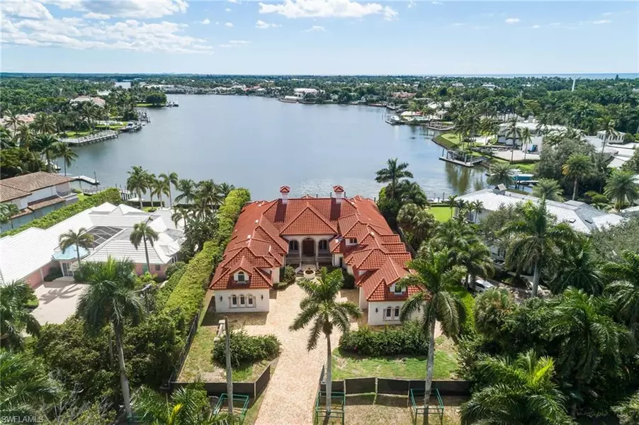 600 Galleon DR, Naples, FL 34102