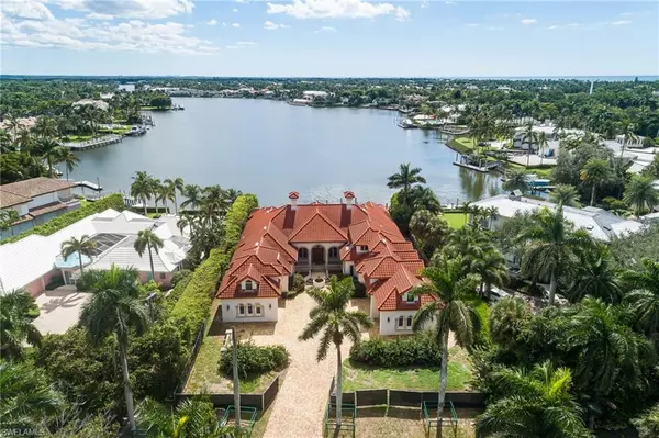 600 Galleon DR, Naples, FL 34102