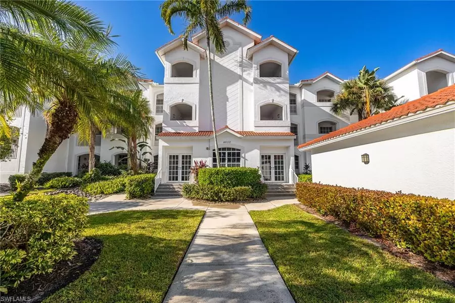4650 Yacht Harbor DR #121, Naples, FL 34112