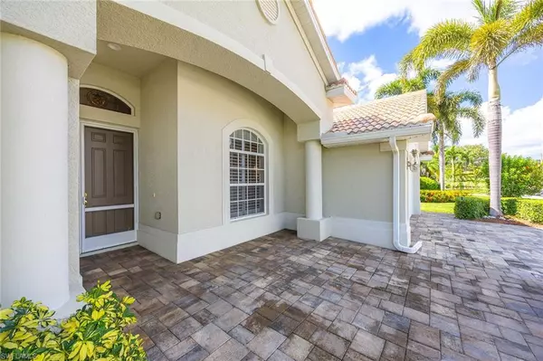 Naples, FL 34104,5024 Old Pond DR