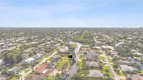 Bonita Springs, FL 34135,27090 Holly LN