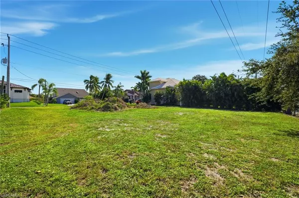 Bonita Springs, FL 34135,27090 Holly LN