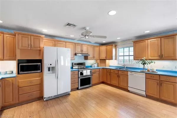 Naples, FL 34102,1290 10th AVE N