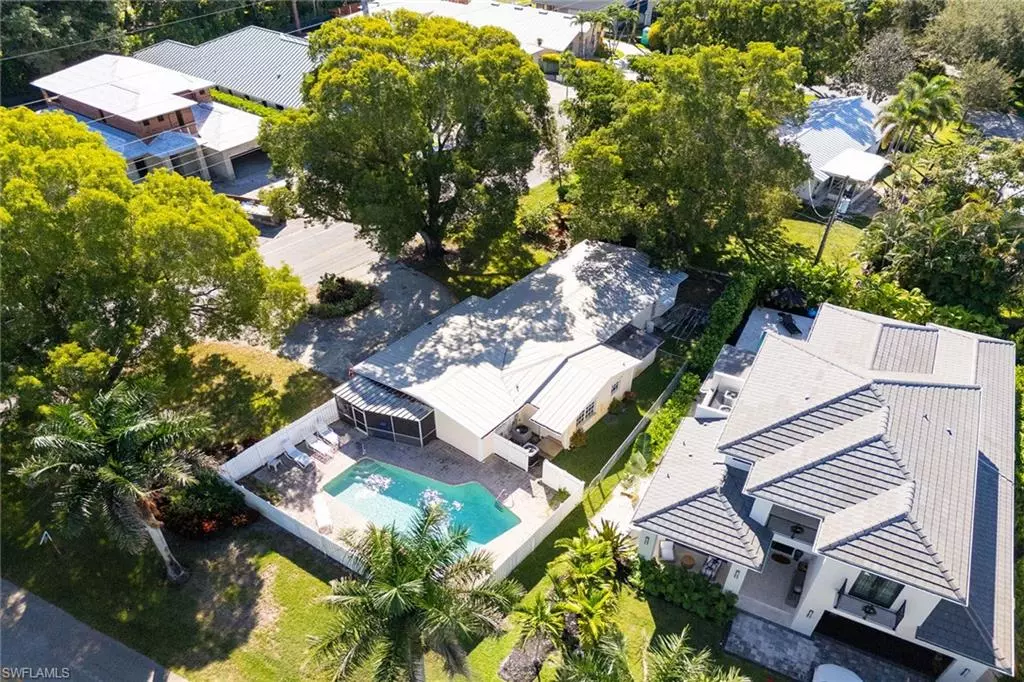 Naples, FL 34102,1290 10th AVE N