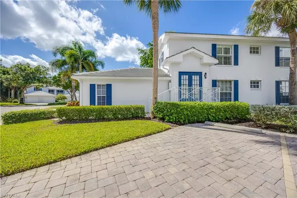 Naples, FL 34108,7050 Barrington CIR #202