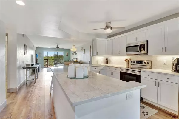 Naples, FL 34110,300 Horse Creek DR #205