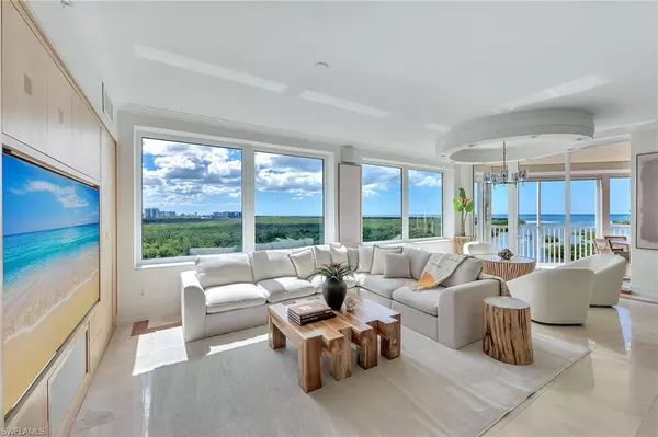 Naples, FL 34110,425 Dockside DR #804