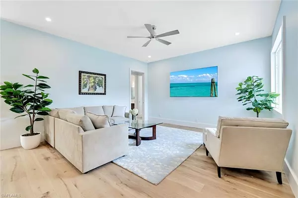 Naples, FL 34103,2515 Royal Palm CT