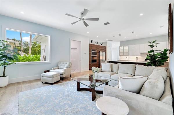 Naples, FL 34103,2515 Royal Palm CT