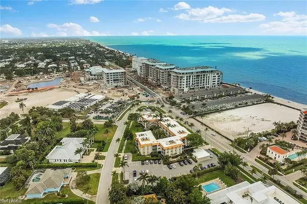 Naples, FL 34102,1100 Gulf Shore BLVD N #301