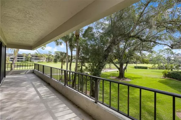 Naples, FL 34105,103 Clubhouse DR #252