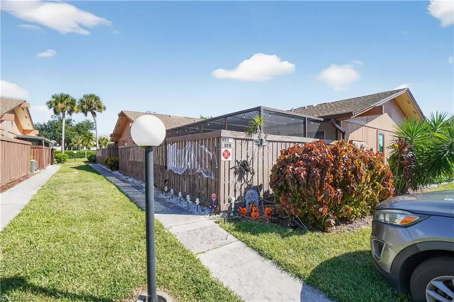 6310 Royal Woods DR, Fort Myers, FL 33908