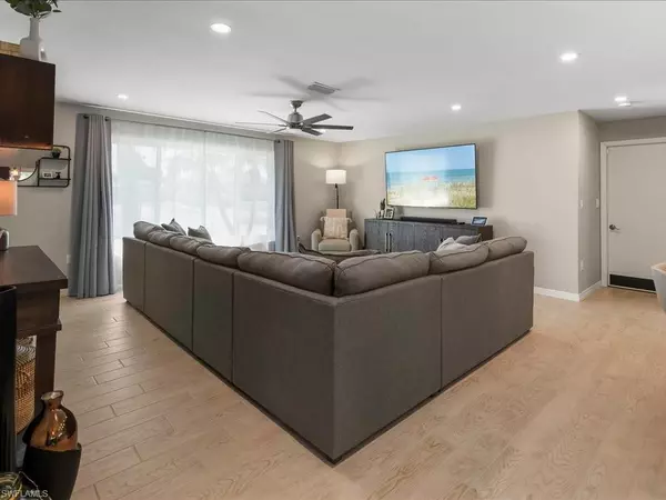 Naples, FL 34112,4821 Molokai DR
