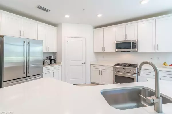 Naples, FL 34110,16352 VIANSA WAY #10-101