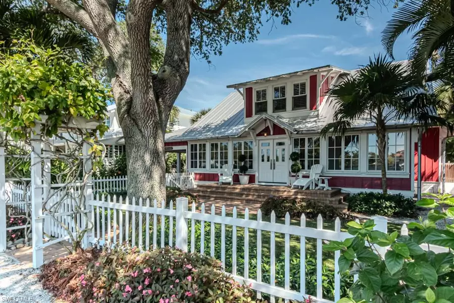 245 Broad AVE S, Naples, FL 34102