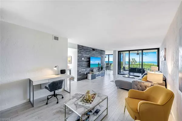 Naples, FL 34108,10475 Gulf Shore DR #112