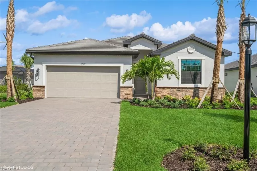 19121 Hinkley DR, Estero, FL 33928