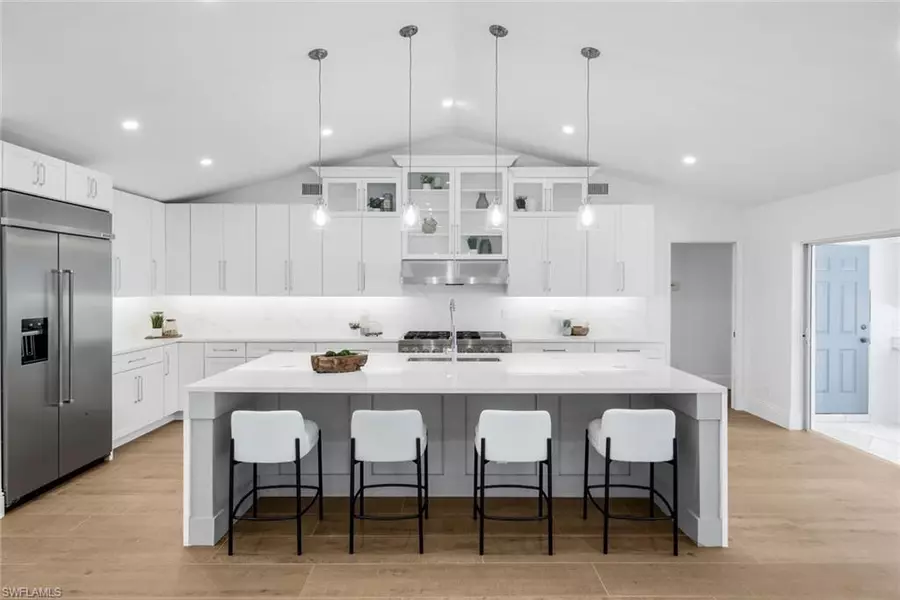 12888 Valewood DR, Naples, FL 34119