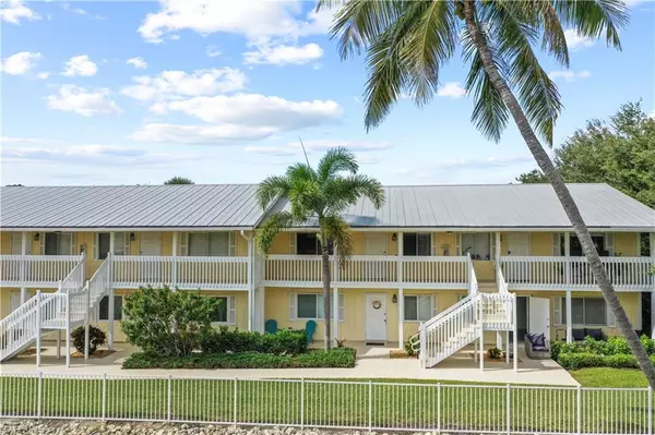 Naples, FL 34112,4607 Bayshore DR #K7