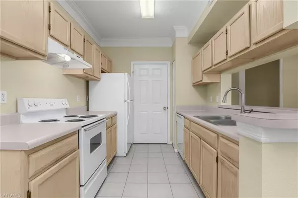 Fort Myers, FL 33913,11480 Villa Grand #112