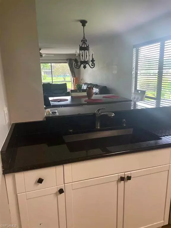 Naples, FL 34116,1220 Commonwealth CIR #M-106