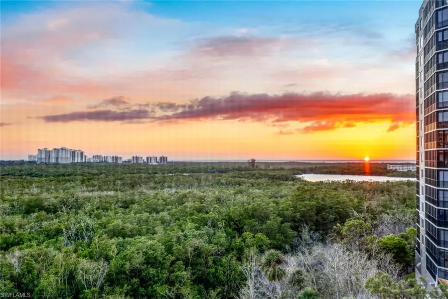 455 Cove Tower DR #902, Naples, FL 34110