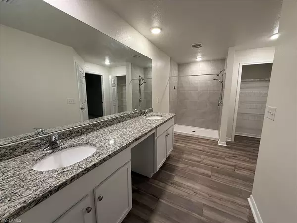 Cape Coral, FL 33991,1712 SW 3rd TER
