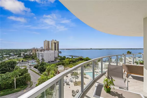 Fort Myers, FL 33916,3000 Oasis Grand BLVD #901