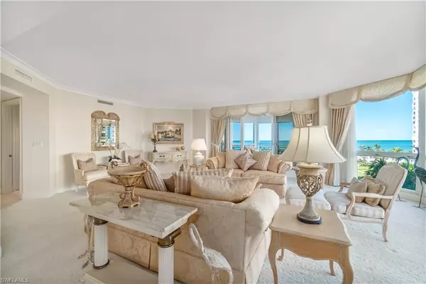 Naples, FL 34103,4021 Gulf Shore BLVD N #506