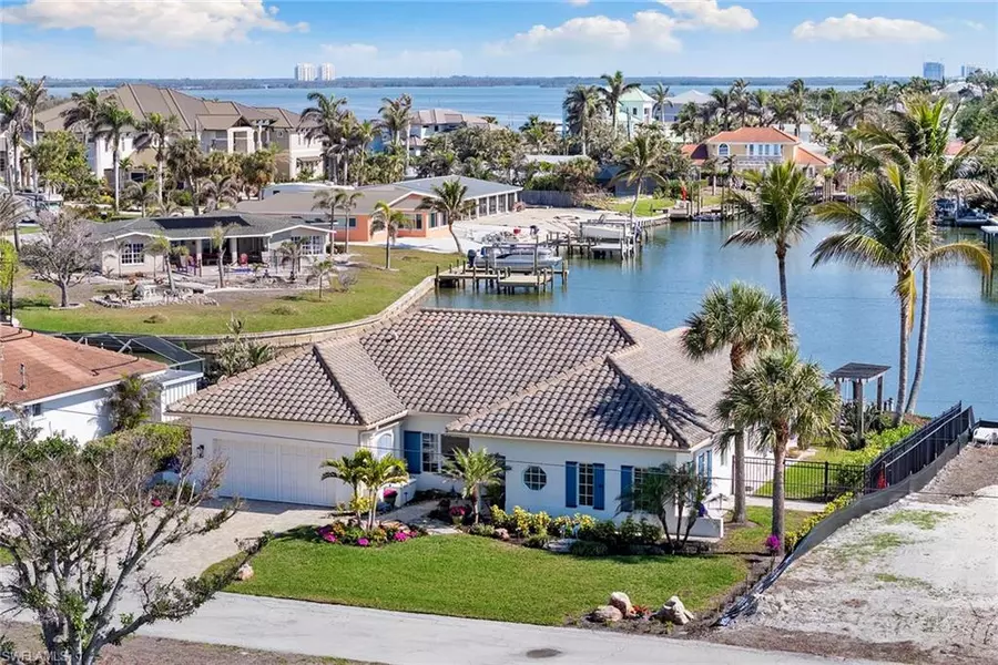 7 Glenview Manor DR, Fort Myers Beach, FL 33931