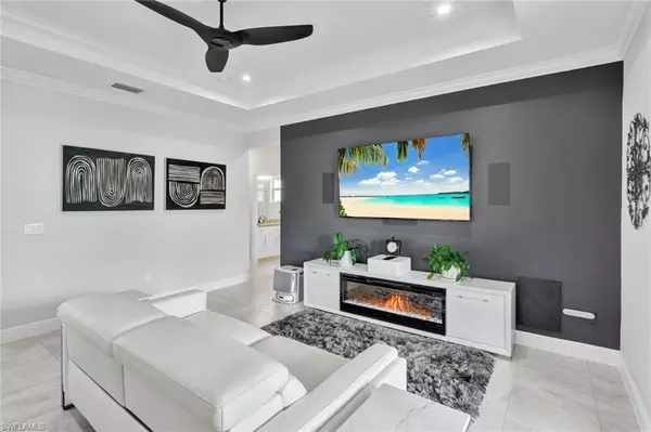 Naples, FL 34120,2552 52nd AVE NE