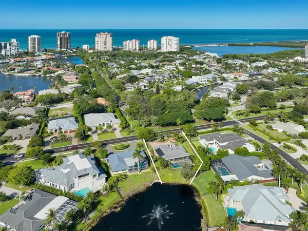 Naples, FL 34103,4916 Crayton RD