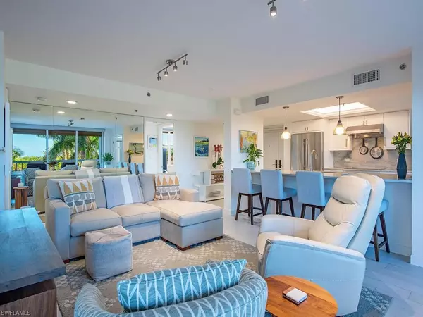 Naples, FL 34108,6585 Nicholas BLVD #303