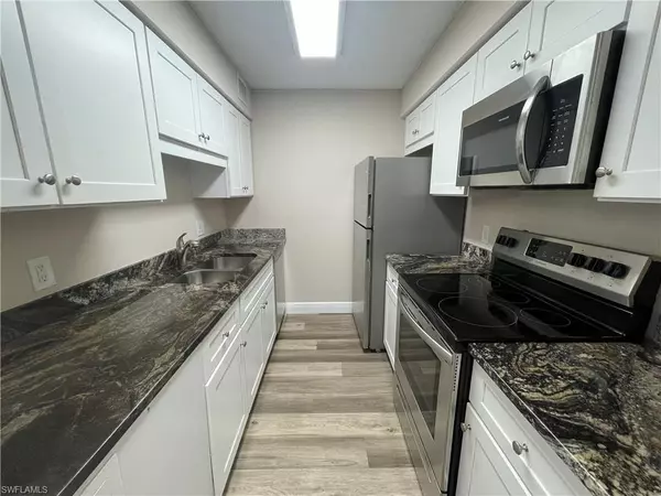 Fort Myers, FL 33919,5325 Summerlin RD #2513
