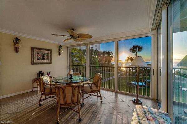 3483 Gulf Shore BLVD N #105, Naples, FL 34103