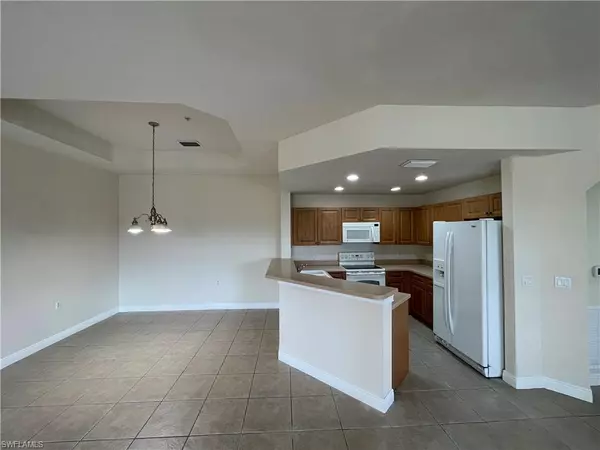 Cape Coral, FL 33909,2913 Tuscan DR #202