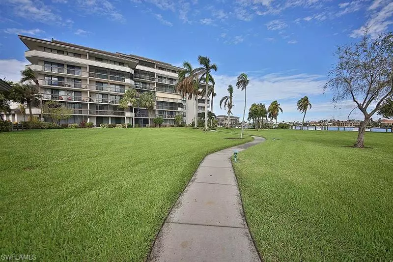 651 Seaview CT #B207, Marco Island, FL 34145