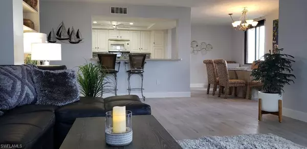 Naples, FL 34108,15 Bluebill AVE #406