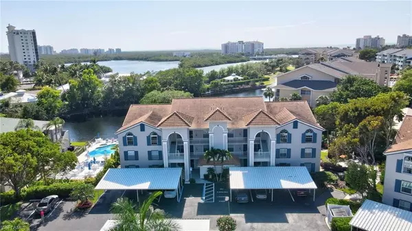 Naples, FL 34110,575 Club Side DR #4-202