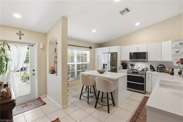 Cape Coral, FL 33909,2207 NE 28th ST