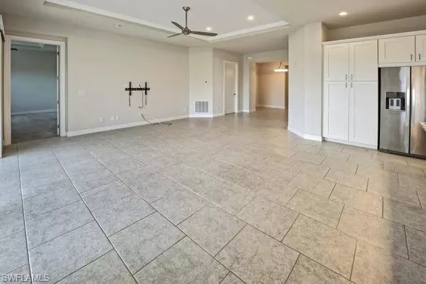 Naples, FL 34114,8886 Saint Lucia DR #101