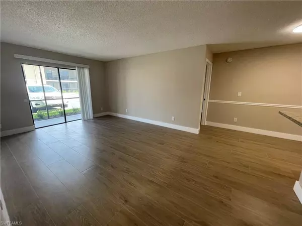 Fort Myers, FL 33919,5323 Summerlin RD #2303