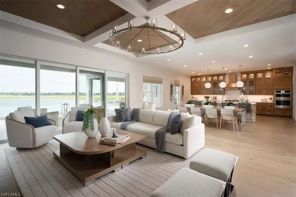 8762 Driftwood DR, Naples, FL 34114