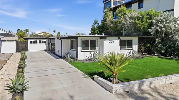 Fort Myers Beach, FL 33931,239 Curlew ST